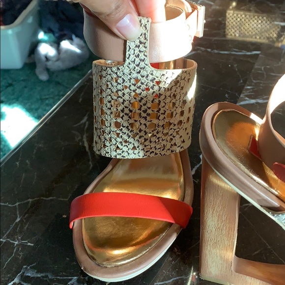 BCBGMaxAzria Basically brand New - Picture 7 of 8